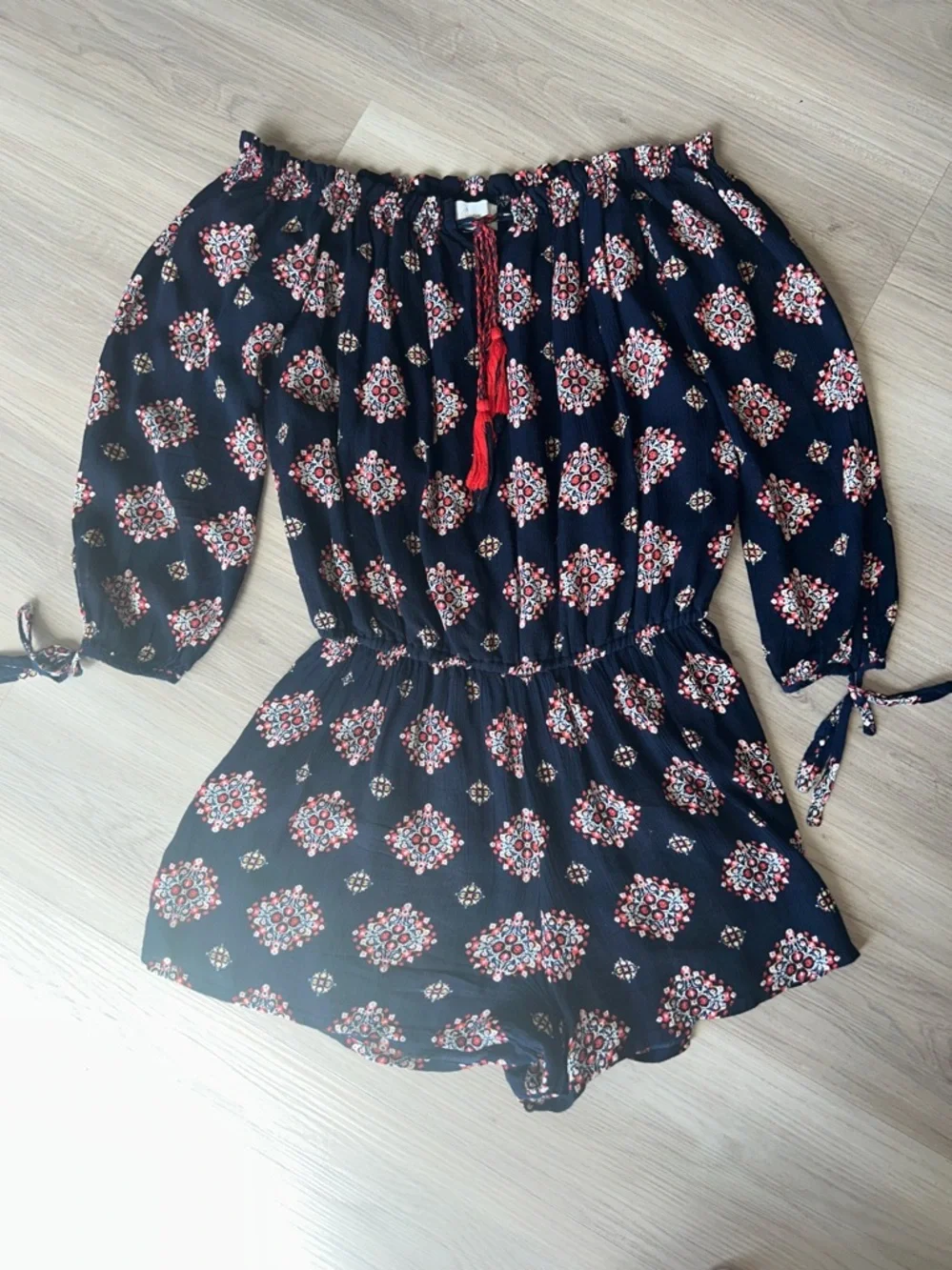 Evereve Braeve Boho Peasant Romper L Navy Like New Summer Casual Off Shoulder